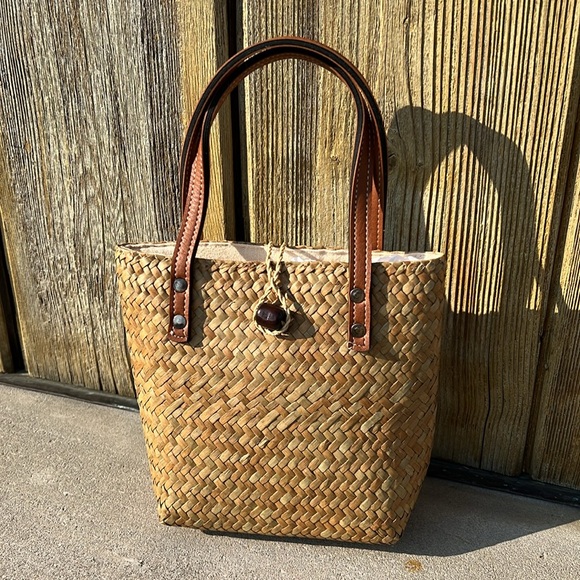Handmade small Raffia tote bag - Picture 1 of 9